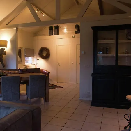 Attractive Bungalow With A Terrace At The Bedafse Bergen * Uden